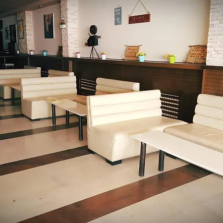 Art Theatre Caffe * Sztruga