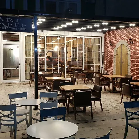 Szálloda Art Theatre Caffe *